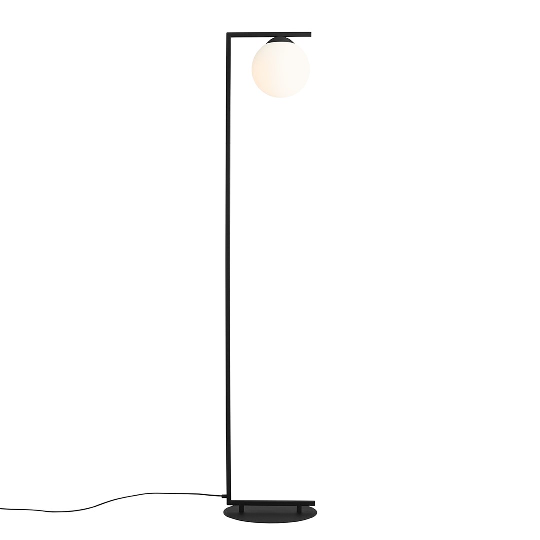 Zac Negro lámpara de pie De Artera - Coloque la lámpara de pie Zac en la sala de estar o en el rincón de lectura para obtener una solución de iluminación sutil pero elegante.