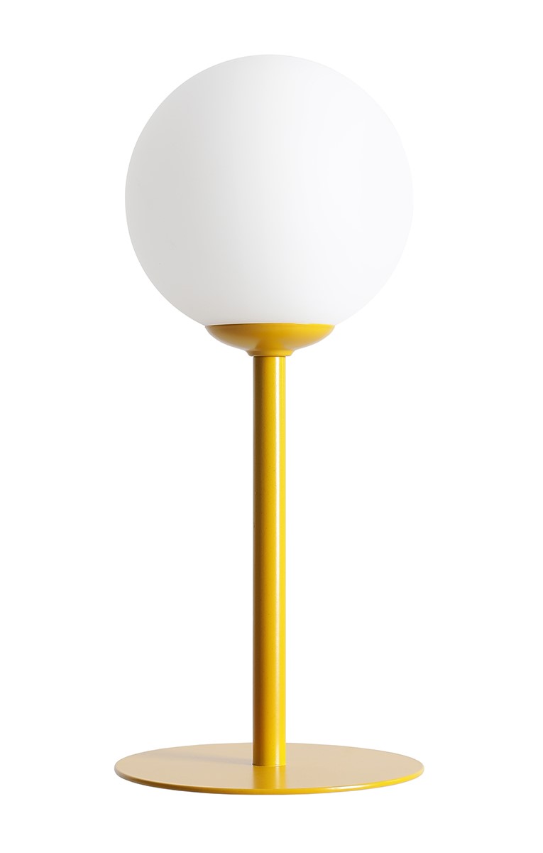 Pinne 35cm Mostaza lámpara de mesa De Artera - La base delgada de la lámpara en tono amarillo mostaza le da un aspecto moderno y es perfecta como detalle decorativo en la sala de estar, el dormitorio o en la terraza.