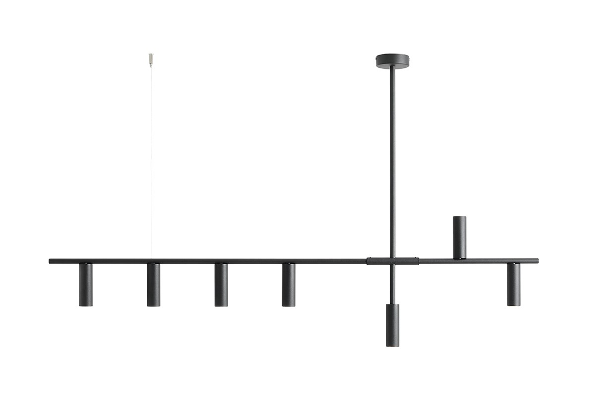 Trevo 145cm Negro Lámpas de techo De Artera - Trevo, con un acabado negro mate, es una lámpara de techo minimalista que distribuye la luz a través de seis fuentes de luz orientadas hacia abajo, mientras que un solo tubo dirige la luz hacia arriba para romper el patrón.