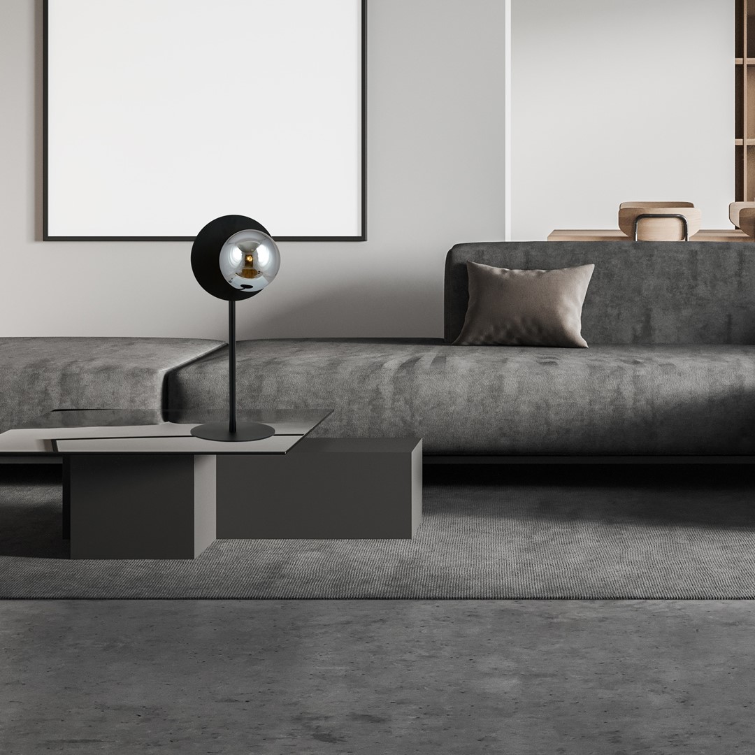 Oslo 50cm Negro/Ahumado lámpara de mesa De Emibig Lighting - Su base de metal negro le aporta un toque gráfico, mientras que la pantalla de cristal ahumado difunde una luz agradable y uniforme.