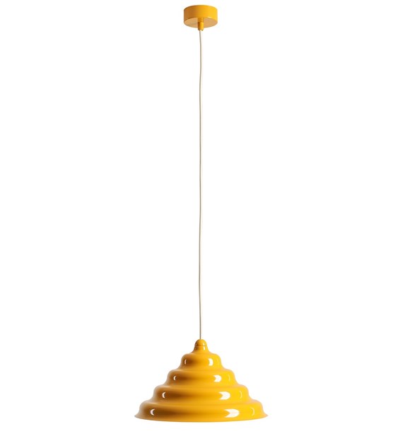 Wave Ø30 Amarillo Lámpas de techo De Artera - La pantalla de metal ondulada en un amarillo mate intenso crea una hermosa dispersión de luz hacia abajo, lo que la hace perfecta para colgarla sobre la mesa del comedor o la encimera de la cocina.