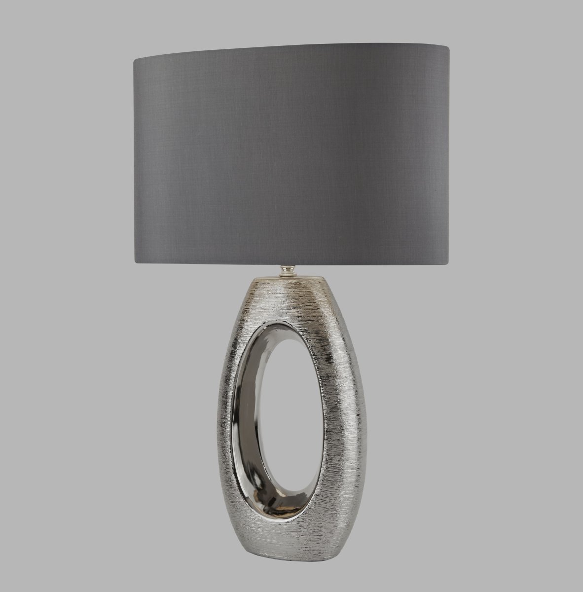 Artisan 60cm Cromo lámpara de mesa De Searchlight - Con su elegante diseño y materiales contrastantes, esta lámpara no solo es una fuente de luz funcional, sino también un elemento artístico en su hogar.