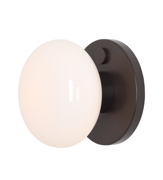 Flo Ø20 Marrón oscuro lámpara de pared De Artera - El aplique Flo, fabricado en metal marrón oscuro con pantalla de cristal blanco, presenta un diseño moderno y elegante que emite una luz suave y agradable.