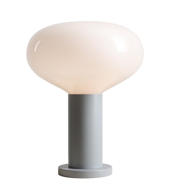 Imagen ampliada de Flo 33cm Gris lámpara de mesa De Artera - Presenta un elegante marco gris y una pantalla redonda de vidrio blanco que emite una luz suave y agradable.