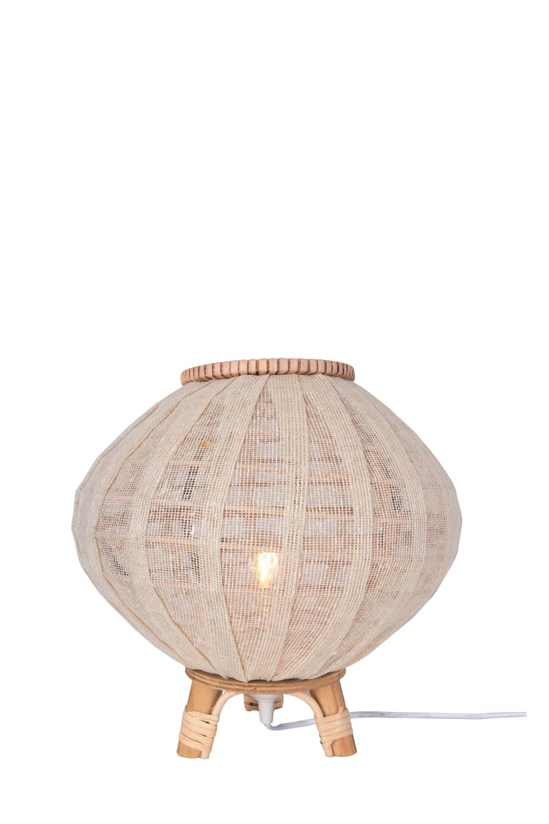 Borneo 37cm Naturaleza lámpara de mesa De Globen Lighting - La lámpara está hecha de ratán natural y tela de lino de color crema y tiene un cable textil blanco de 200 cm de largo con interruptor y enchufe.