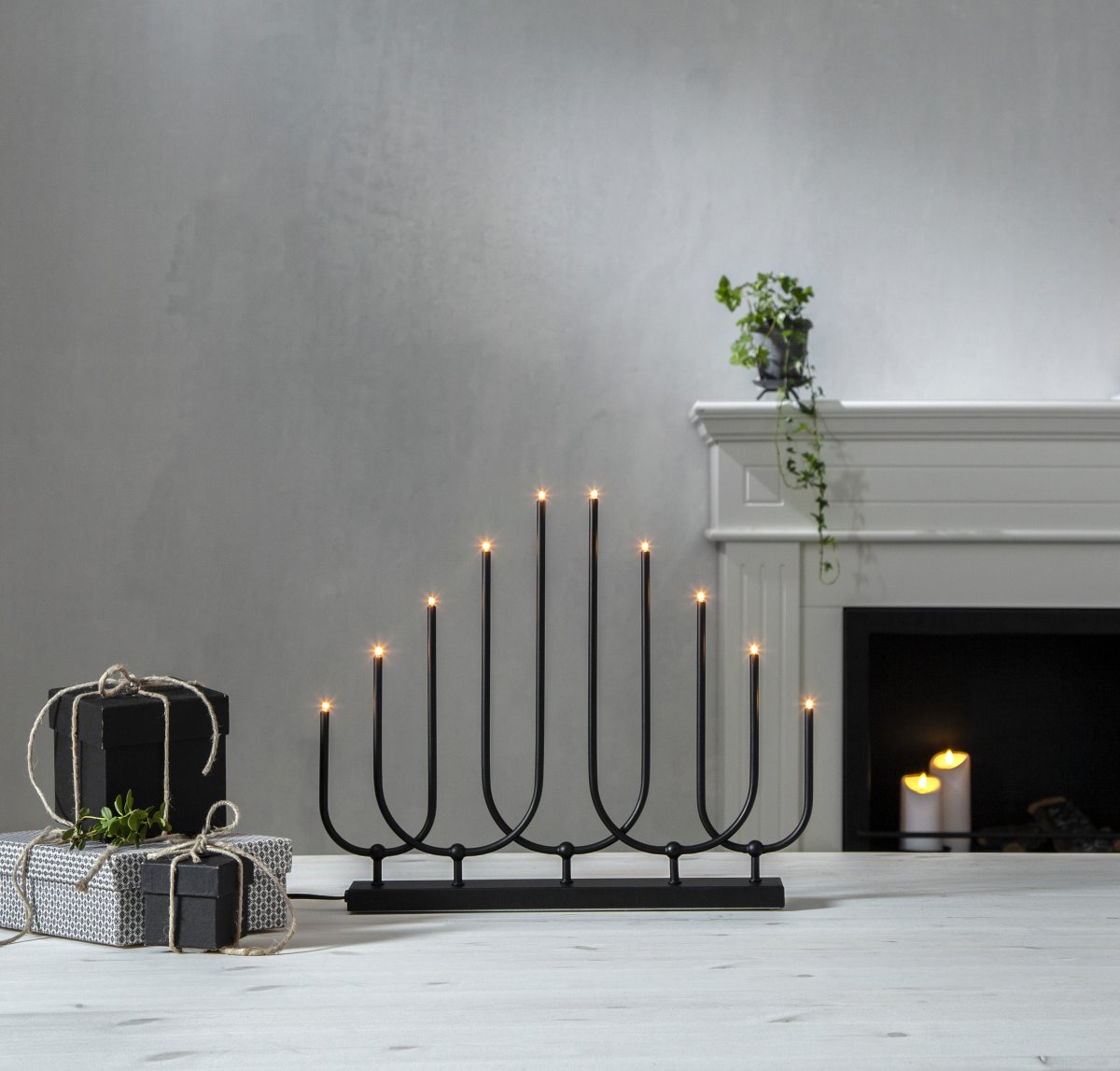 Novum Negro De Star Trading - Novum brilla maravillosamente y difunde una maravillosa atm&oacute;sfera navide&ntilde;a.