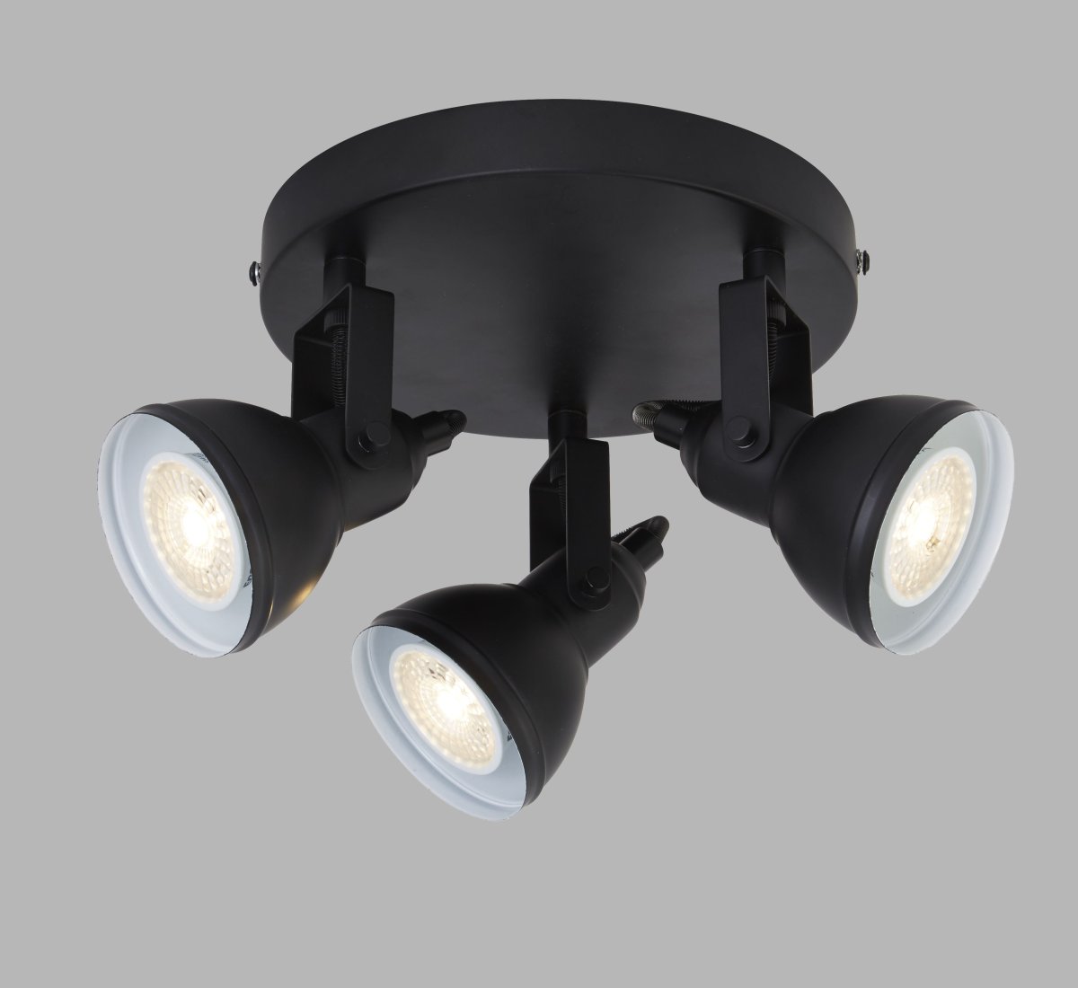 Focus 3 Negro mate foco de techo De Searchlight - El foco Focus con tres fuentes de luz est&aacute; fijado a una placa met&aacute;lica redonda de color negro y es perfecto para estancias m&aacute;s peque&ntilde;as, como dormitorios u oficinas en casa.
