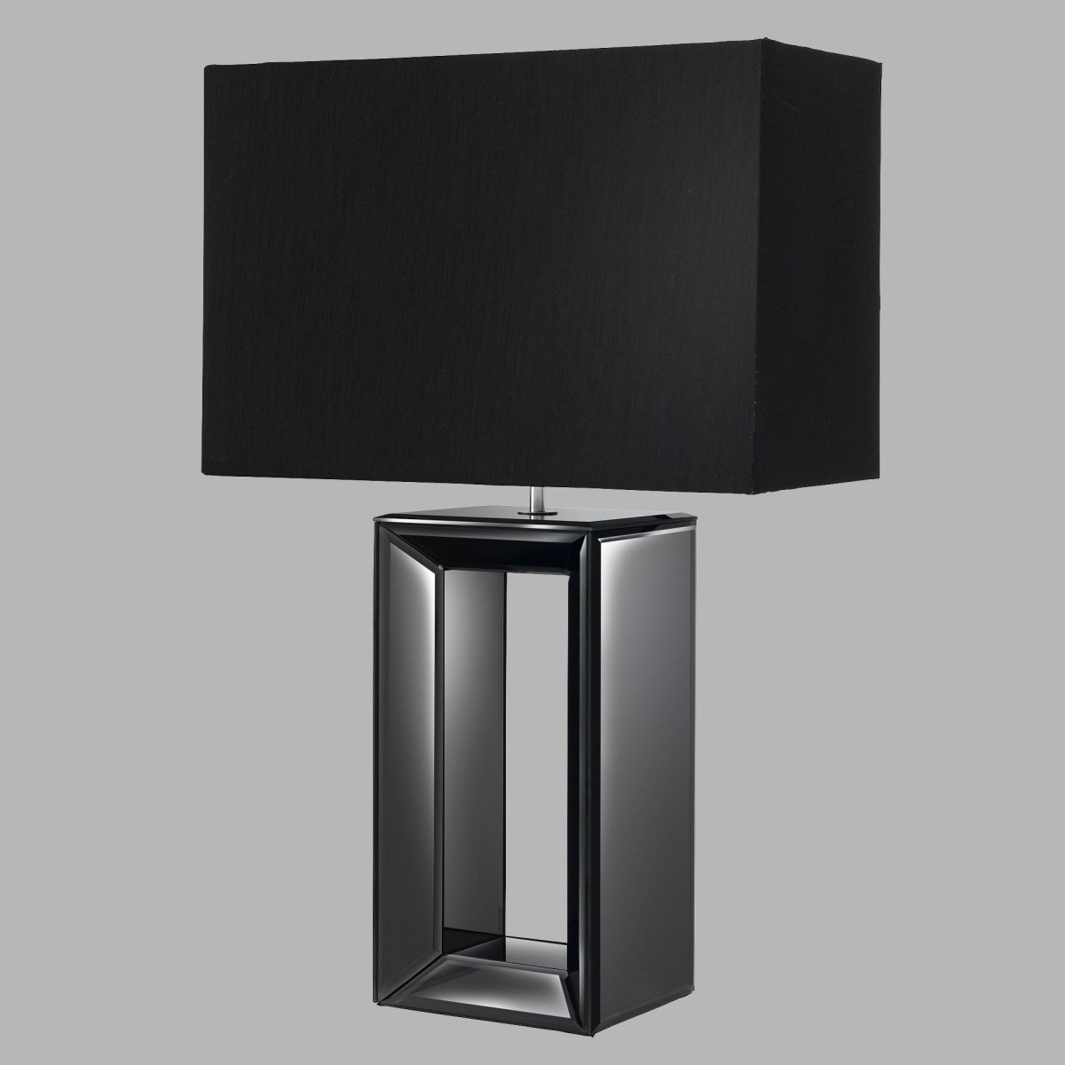 Mirror 58cm Negro lámpara de mesa De Searchlight - La l&aacute;mpara de mesa Mirror tiene una pantalla ancha y alargada hecha de seda artificial negra y una base de espejo alta y negra con un centro hueco, creando una impresi&oacute;n elegante y moderna.