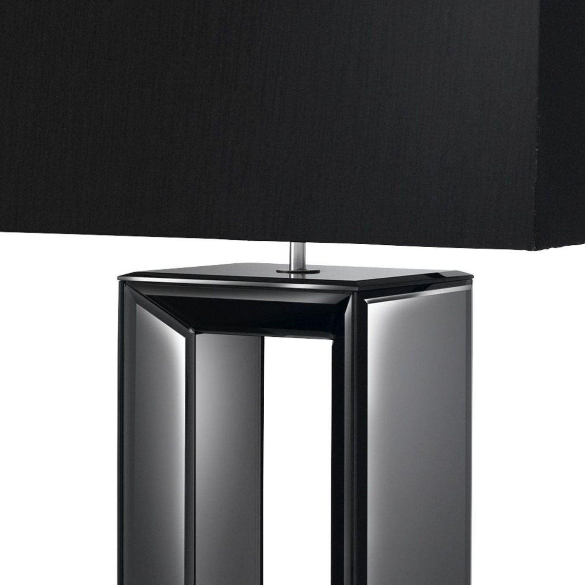 Mirror 58cm Negro lámpara de mesa De Searchlight - La l&aacute;mpara de mesa Mirror tiene una pantalla ancha y alargada hecha de seda artificial negra y una base de espejo alta y negra con un centro hueco, creando una impresi&oacute;n elegante y moderna.