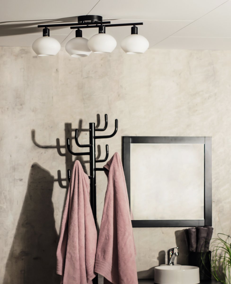 Elba 60cm Negro lámpara de baño De Aneta Lighting - Elba Plafond es la lámpara de baño perfecta para quienes quieren darle a su baño un toque moderno.