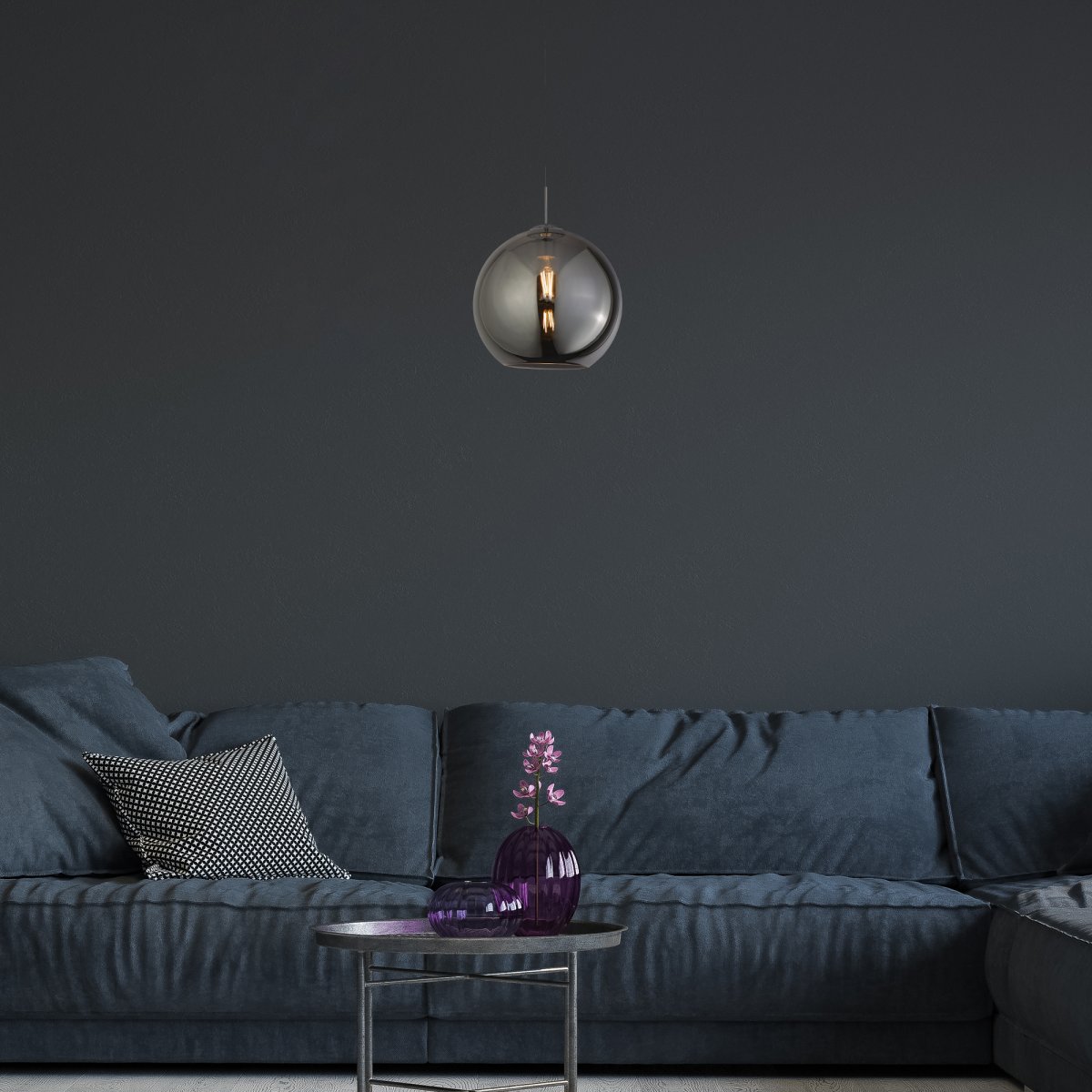 Balls Ø30 Color humo Lámpas de techo De Searchlight - La forma esférica y la superficie opaca y transparente añaden un toque elegante a cualquier habitación, mientras que la bombilla visible crea un estilo industrial.