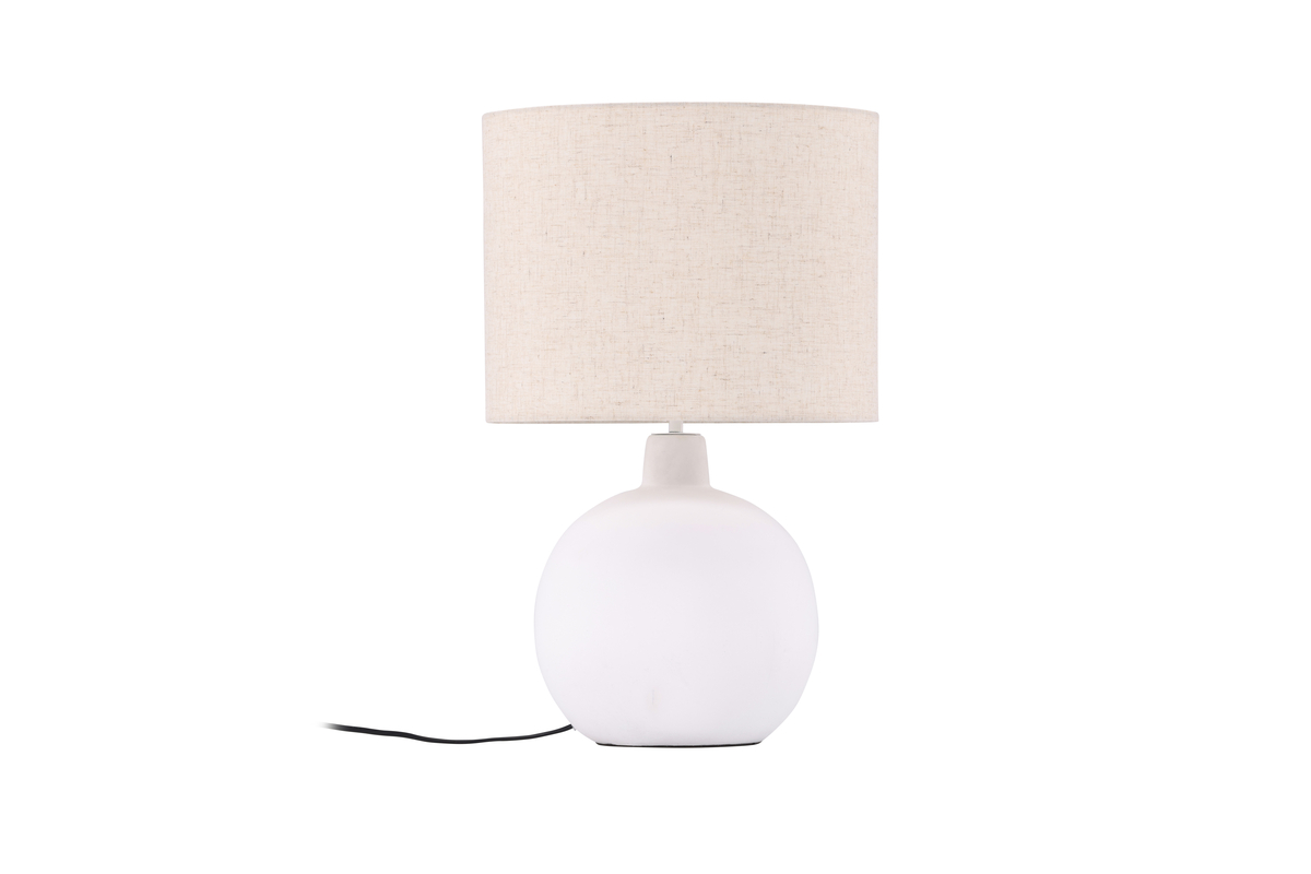 Torcello 50cm Blanco lámpara de mesa De Venture Design - La base de la l&aacute;mpara tiene forma redondeada y est&aacute; hecha de hormig&oacute;n blanco, que combina perfectamente con la pantalla de lino beige.