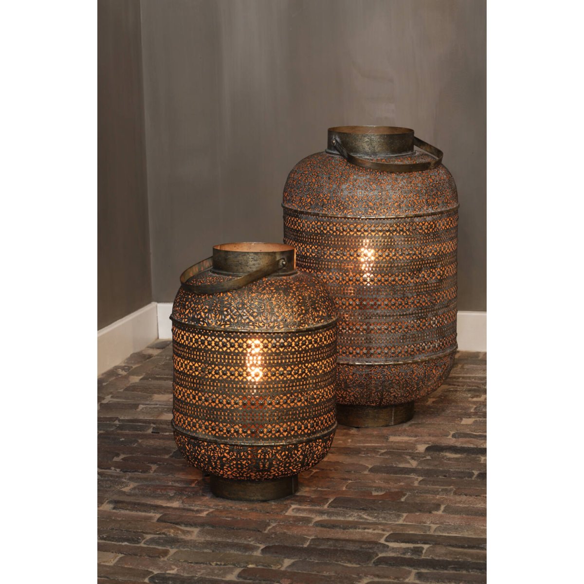 Udupi 62cm Bronce lámpara de mesa De Light & Living - Los patrones decorativos difunden una luz encantadora y otorgan a la habitaci&oacute;n una atm&oacute;sfera lujosa y misteriosa.
