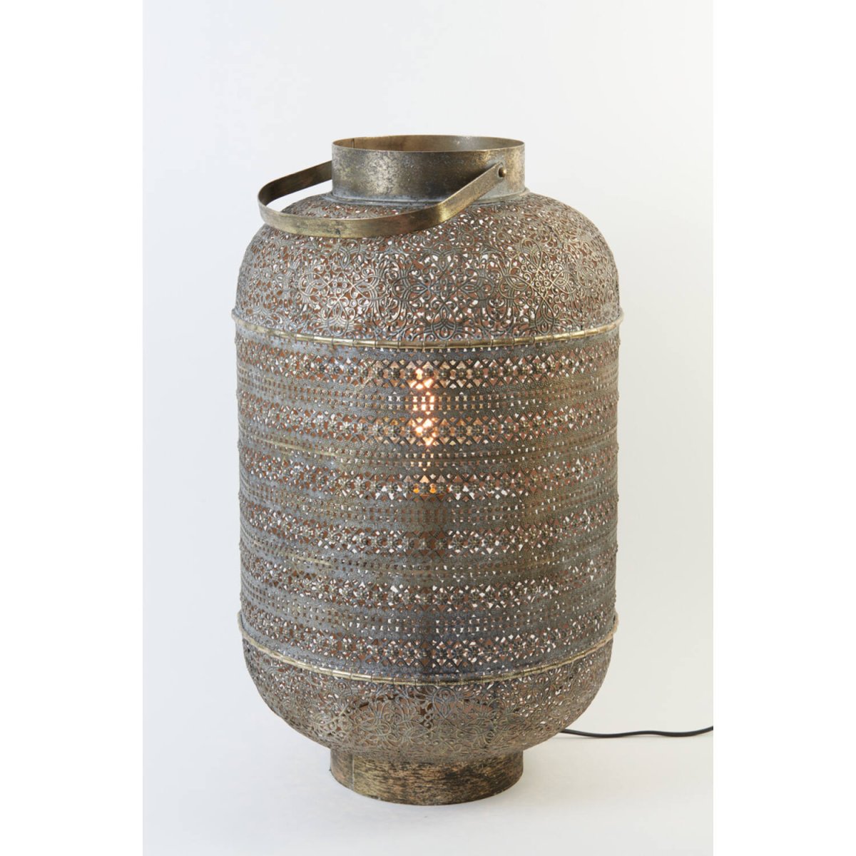 Udupi 62cm Bronce lámpara de mesa De Light & Living - Los patrones decorativos difunden una luz encantadora y otorgan a la habitaci&oacute;n una atm&oacute;sfera lujosa y misteriosa.