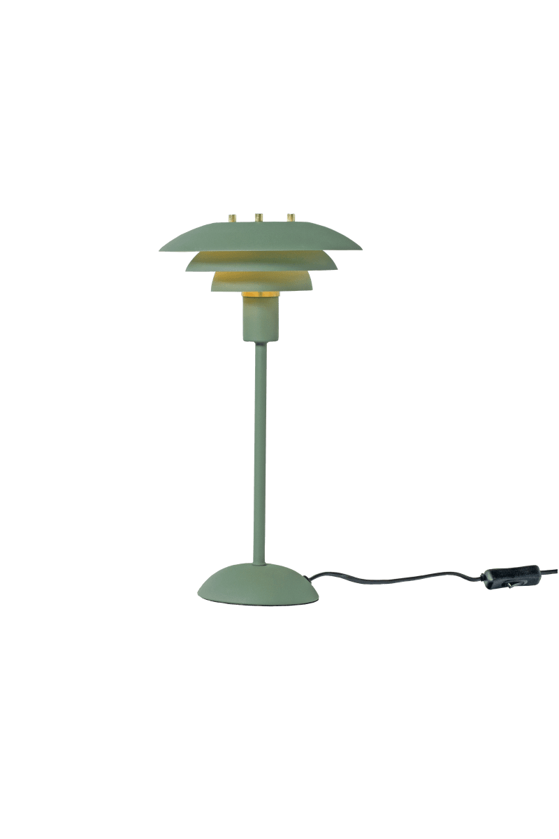 Epsilon 37cm Verde lámpara de mesa De Aneta Lighting - Detaljer i krom och matt m&auml;ssing medf&ouml;ljer, s&aring; du sj&auml;lv kan v&auml;lja vilken som passar b&auml;st i ditt hem.
