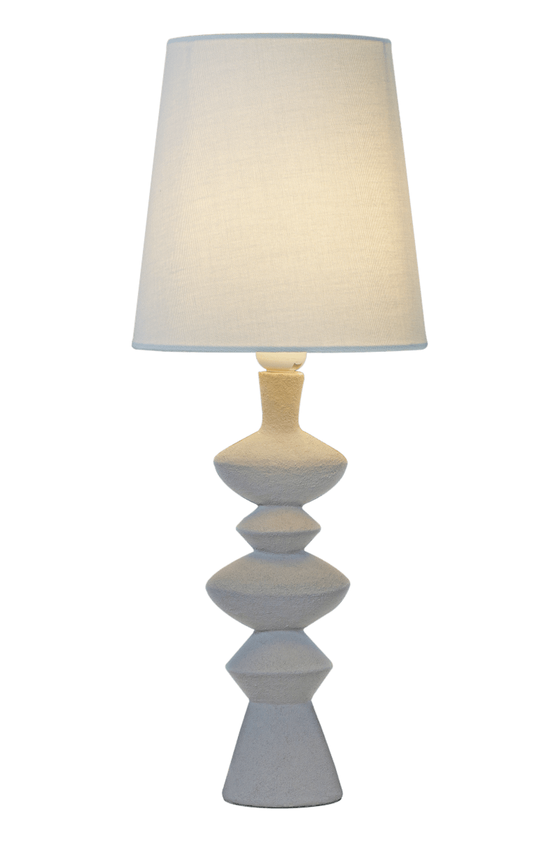 Nina 54cm Gris lámpara de mesa De Aneta Lighting - La lámpara de mesa modernista Nina con sus interesantes formas será un detalle fácil de colocar y bonito en tu hogar.