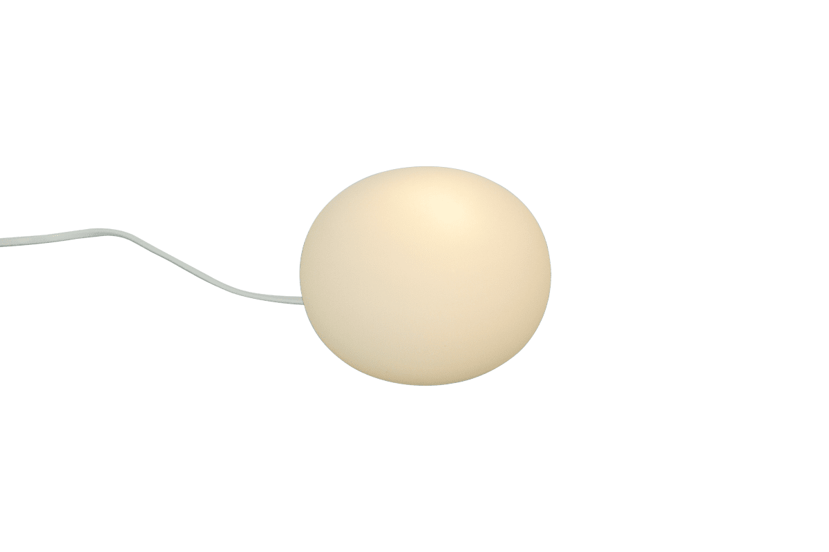 Globus 10cm Ópalo lámpara de mesa De Aneta Lighting - Lámpara de mesa globo realizada en cristal blanco opalino con fuente de luz en el interior de la esfera de cristal, que proporciona una luz decorativa y acogedora.