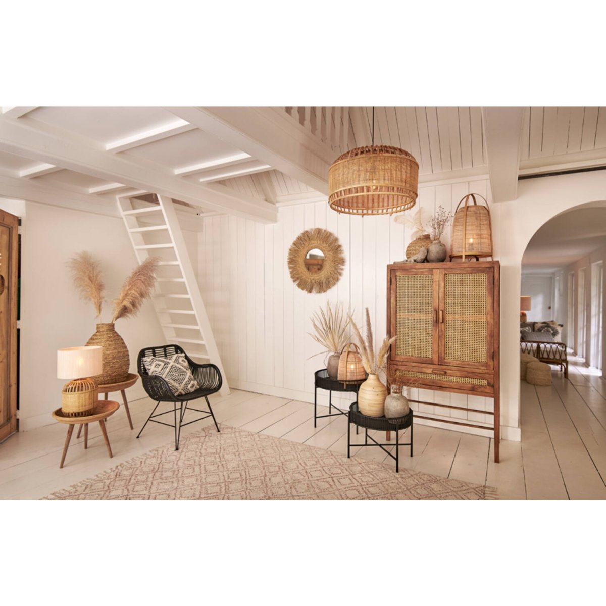 Jacinto 60cm Naturaleza lámpara de mesa De Light & Living - Su diseño aireado difunde una luz suave y natural y se adapta perfectamente a cualquier sala de estar, desde el salón hasta el dormitorio.