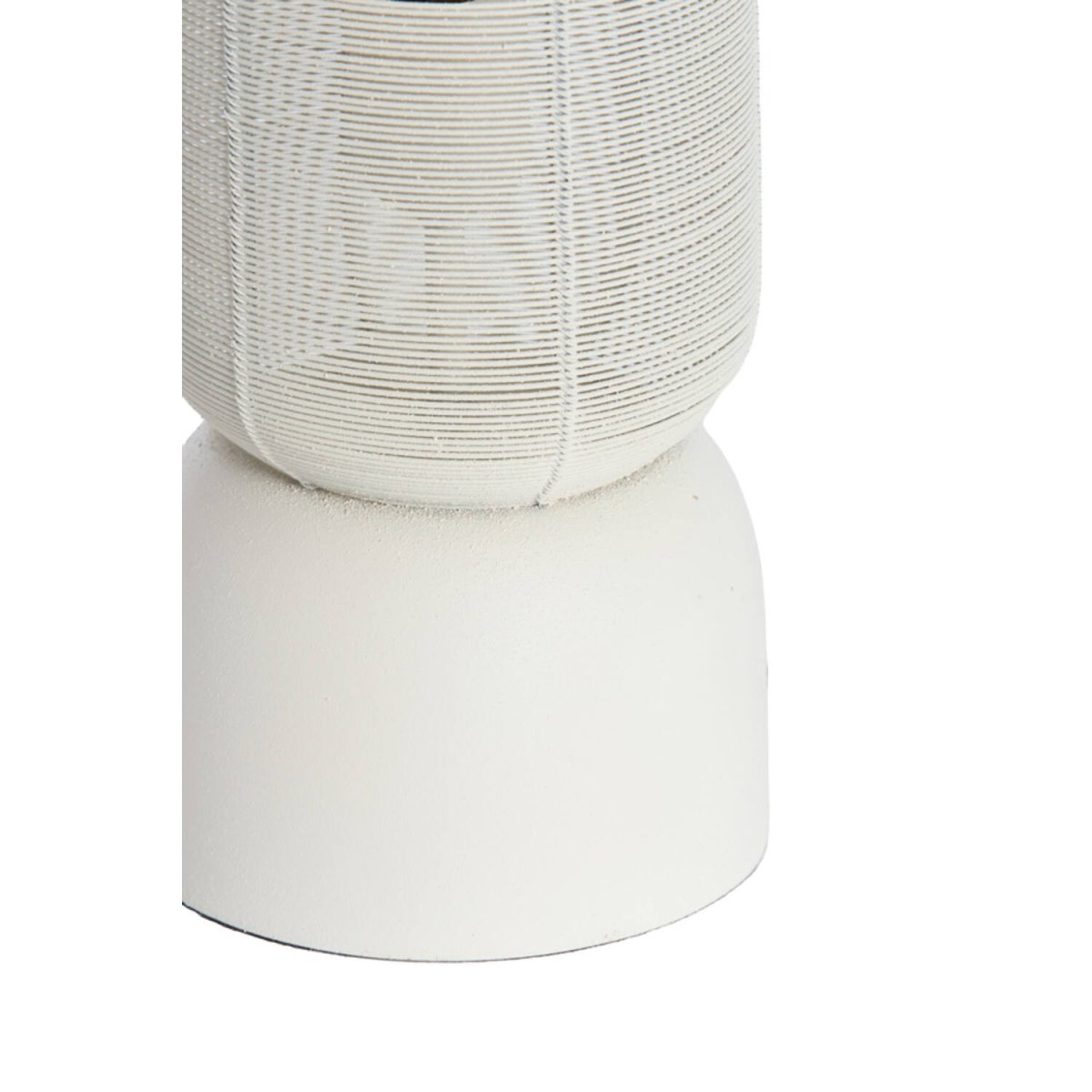 Lezuza 50cm Blanco cremoso lámpara de mesa De Light & Living - El diseño aireado crea un hermoso juego de luz y se adapta perfectamente a interiores modernos y clásicos.
