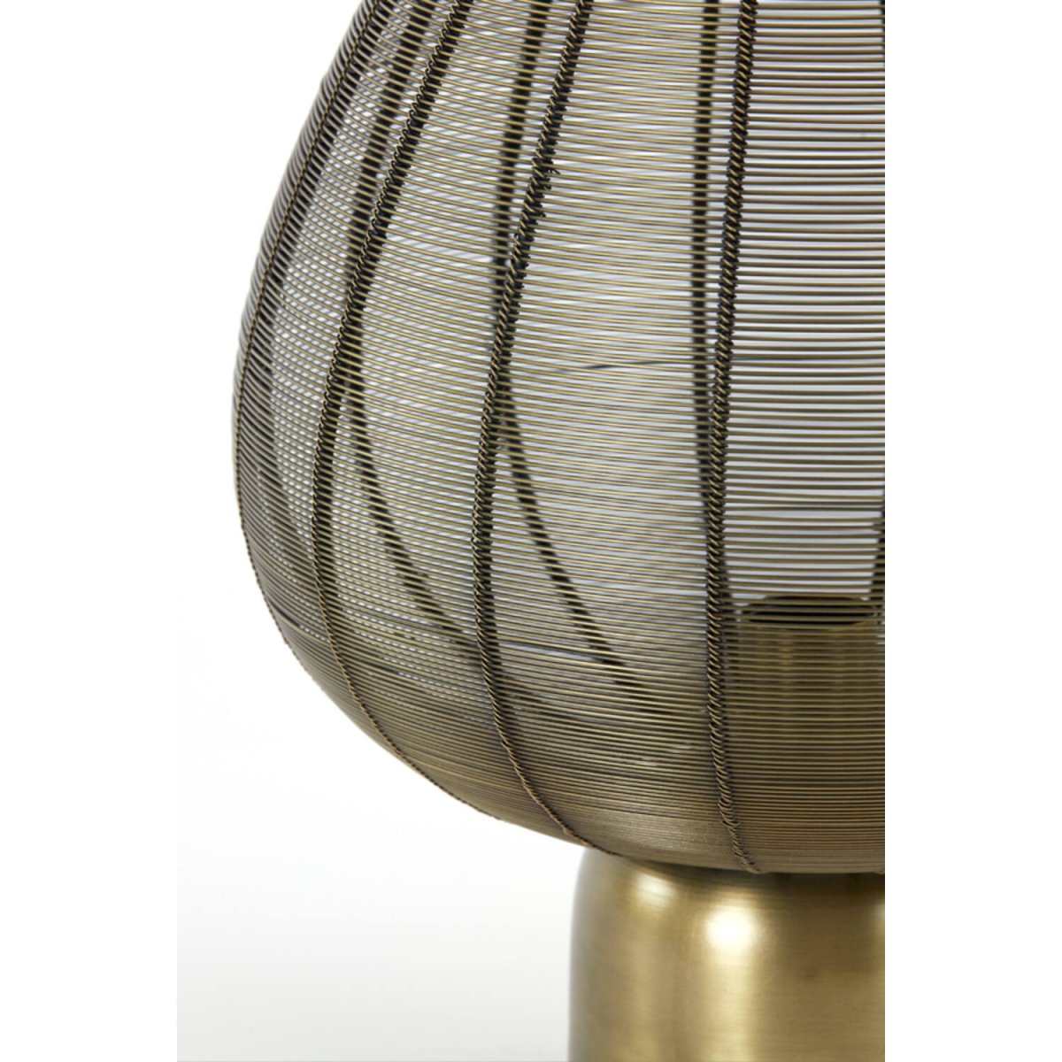 Suneko 46cm Oro antiguo lámpara de mesa De Light & Living - Suneko es una elegante lámpara de hierro con acabado dorado antiguo.