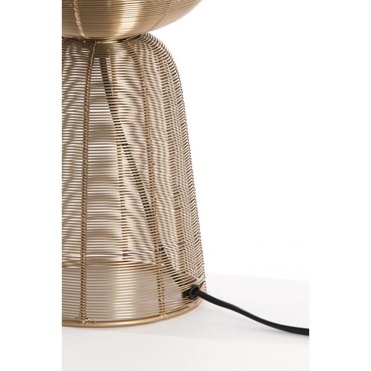 Aboso 42cm Oro lámpara de mesa De Light & Living - Aboso es una elegante lámpara de mesa de hierro con acabado dorado, cuyo diseño abierto crea un hermoso juego de sombras.