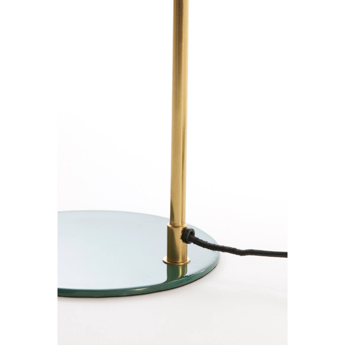 Maleka 47cm Verde oscuro lámpara de mesa De Light & Living - Maleka es una elegante l&aacute;mpara de mesa con una pantalla verde oscuro brillante y un marco dorado.