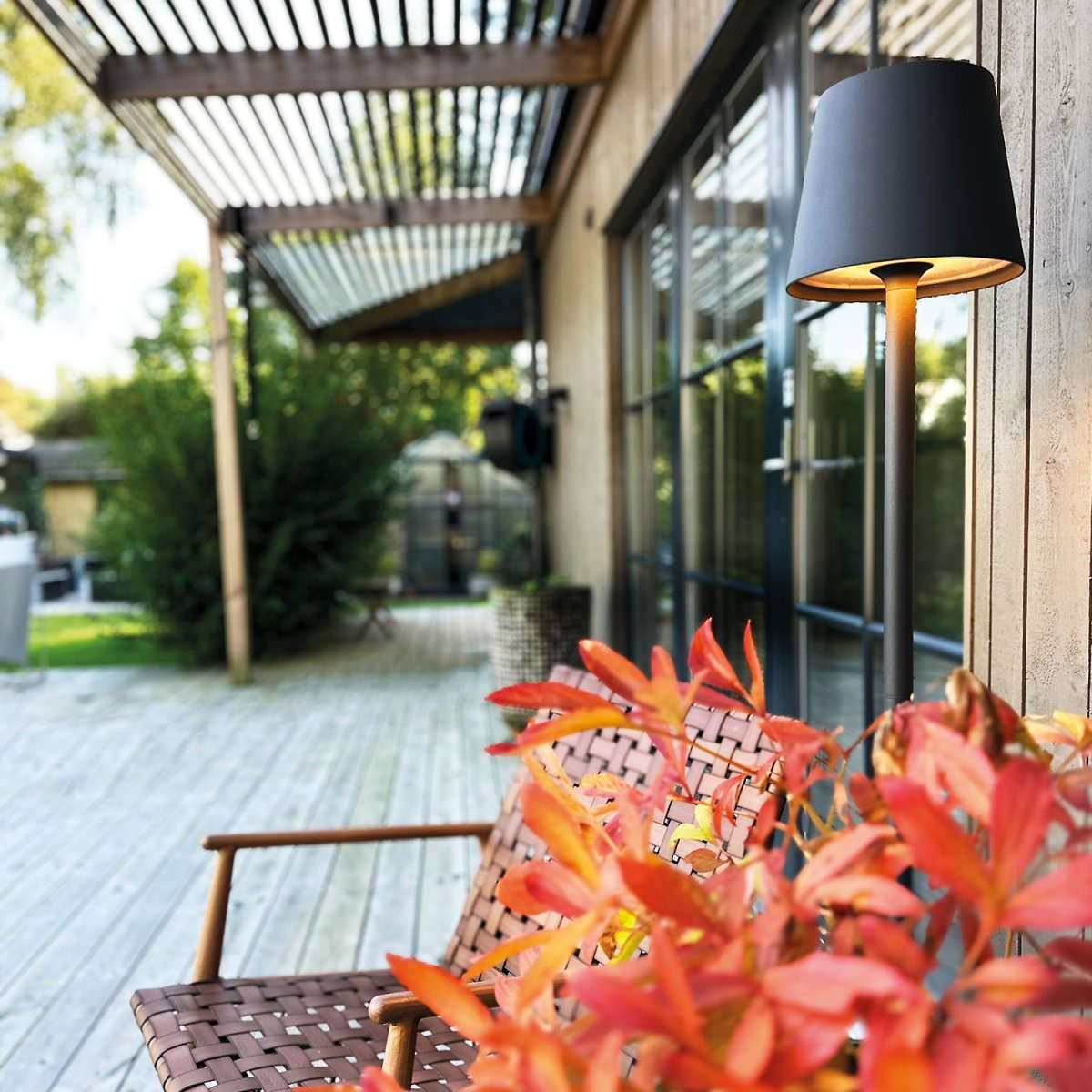 Sofy Gris oscuro De Lightson - Nota: Si su sistema de iluminaci&oacute;n incluye funciones de automatizaci&oacute;n, como un sensor de luz o controles inteligentes para el hogar, deber&aacute; encender Sofy manualmente mediante el interruptor de encendido/apagado de la propia l&aacute;mpara.
