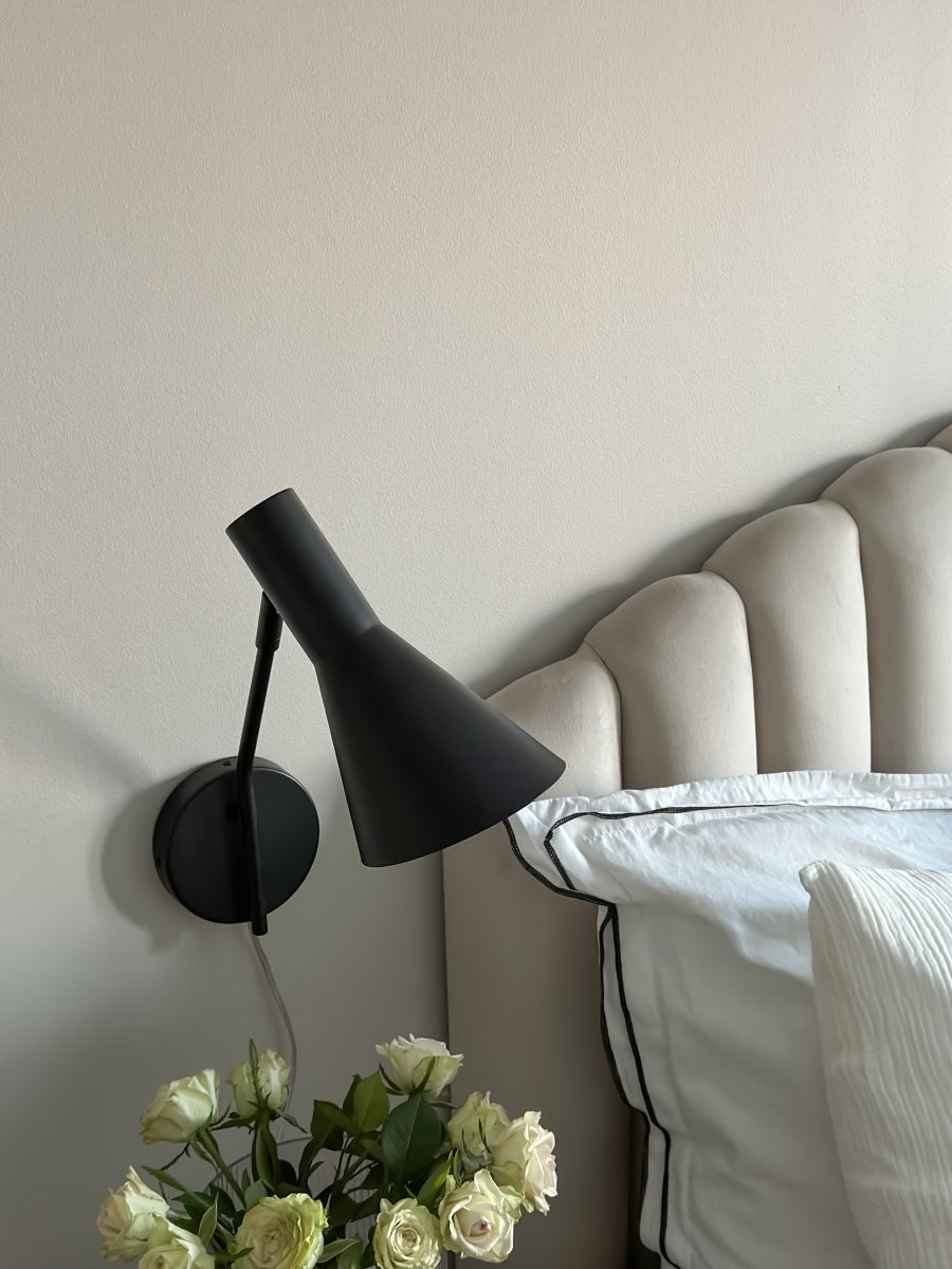 Ceres Negro lámpara de lectura De Aneta Lighting - La lámpara de pared CERES tiene un diseño elegante y atemporal con formas rectas y claras que encajan perfectamente en el hogar escandinavo.