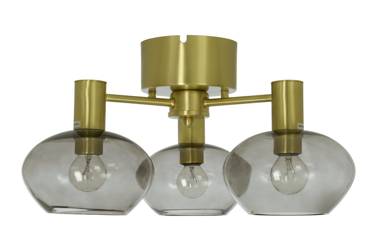 Bell Ø42 Latón plafón De Aneta Lighting - Gracias a su est&eacute;tica atemporal y su forma armoniosa, la l&aacute;mpara se adapta a una variedad de estilos de dise&ntilde;o de interiores, desde el moderno hasta el cl&aacute;sico y elegante.