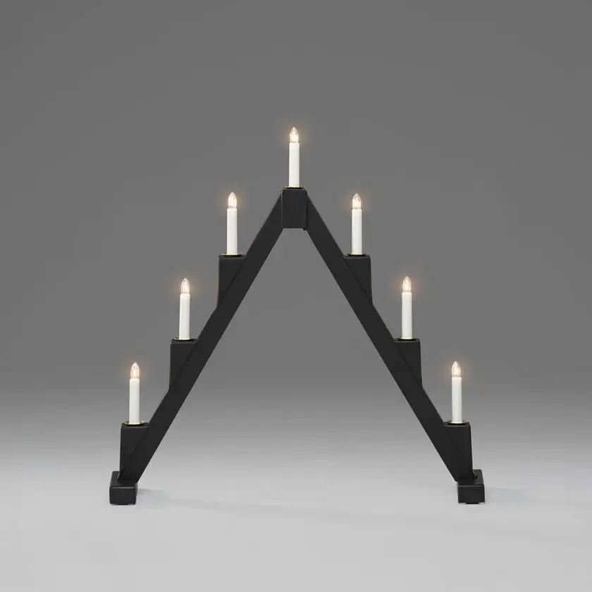 Candelabra 7 Lights Negro De Konstsmide - Candelabro el&eacute;ctrico plegable con 7 velas, fabricado en alambre lacado en negro, decorado con anillos de lat&oacute;n alrededor de cada vela para un toque elegante.