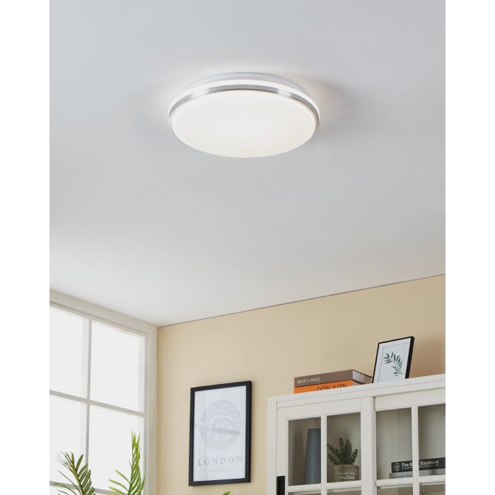 Pinetto Ø34 Cromo lámpara de baño De Eglo - Pinetto Plafond es una lámpara atemporal y elegante con detalles cromados que se adapta a cualquier estilo interior.