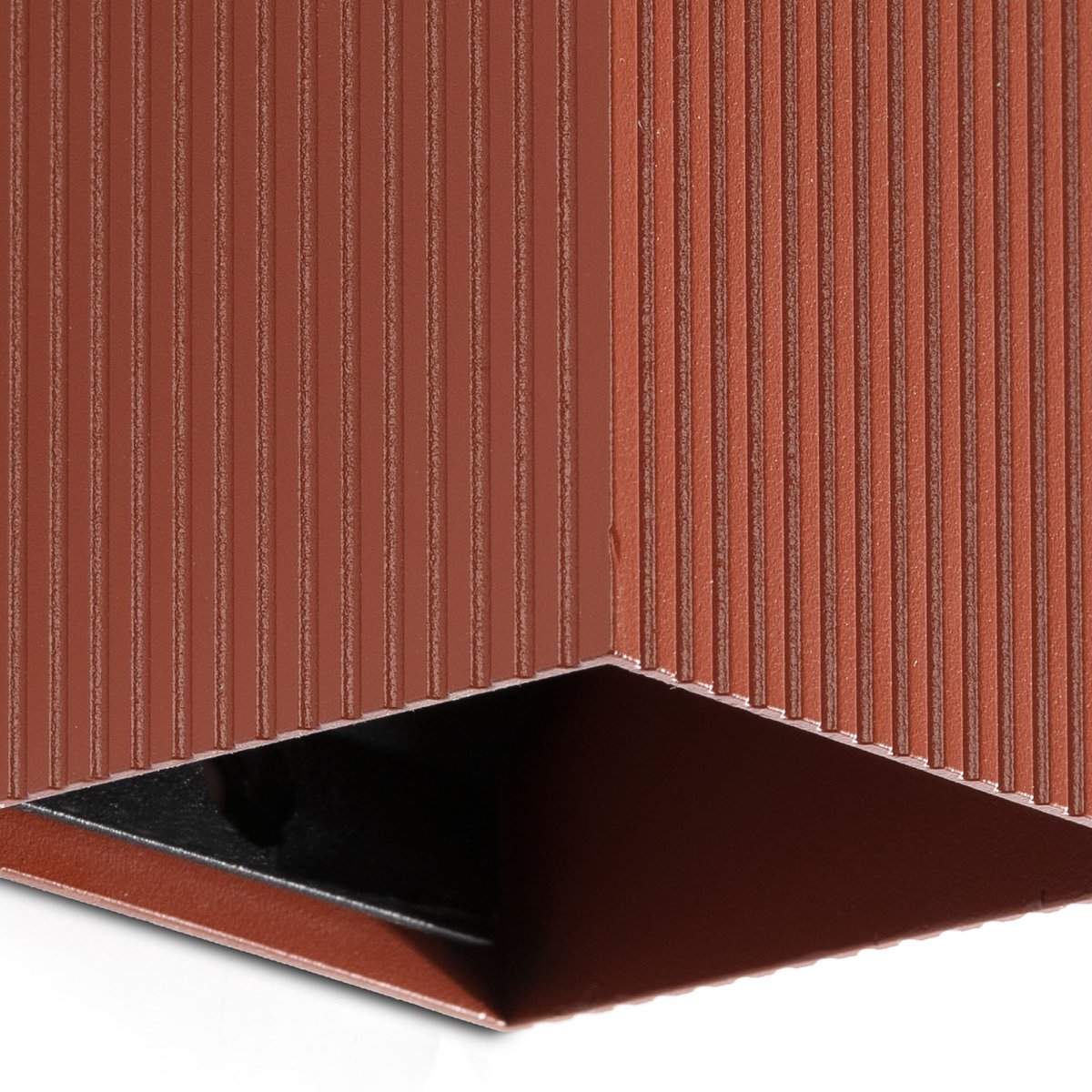 Lune 10cm Terracota estriada lámpara de pared De Faro Barcelona - Su dise&ntilde;o compacto la hace ideal para pasillos y zonas de paso, proporcionando una iluminaci&oacute;n eficaz sin ocupar espacio.