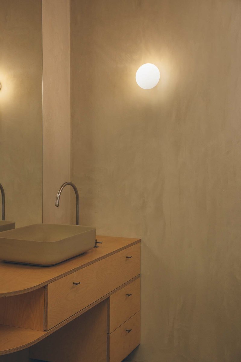 Nubo Ø12 Blanco lámpara de baño De Faro Barcelona - Gracias a su grado de protecci&oacute;n IP44, es resistente a la humedad y se integra perfectamente en ba&ntilde;os y pasillos.