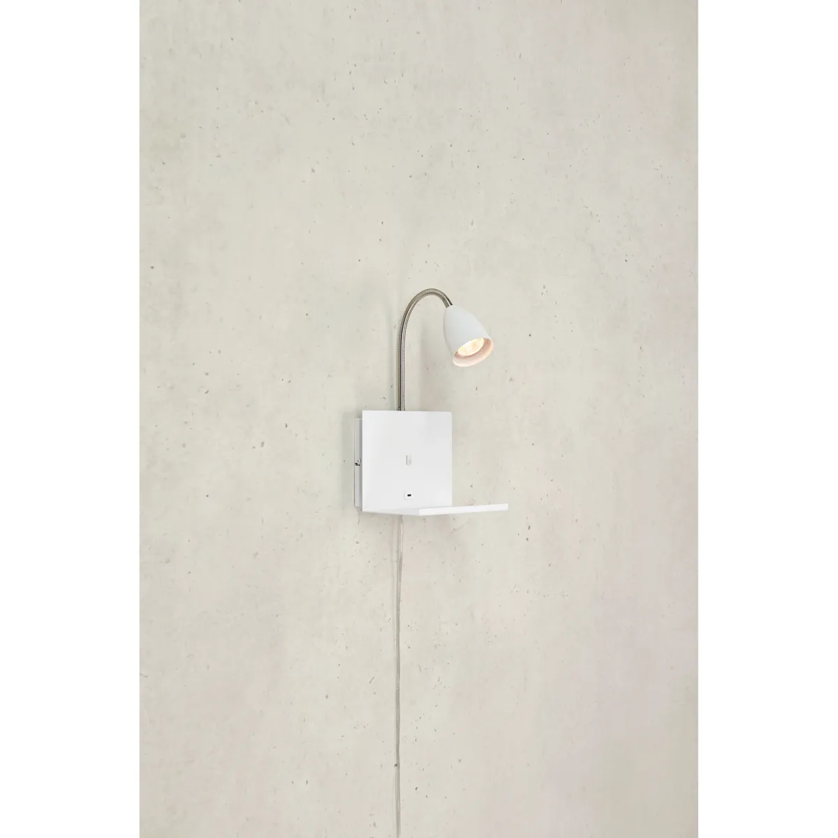 Cuarto Blanco lámpara de lectura De Markslöjd - Cable de PVC transparente de 2 m con enchufe de pared.