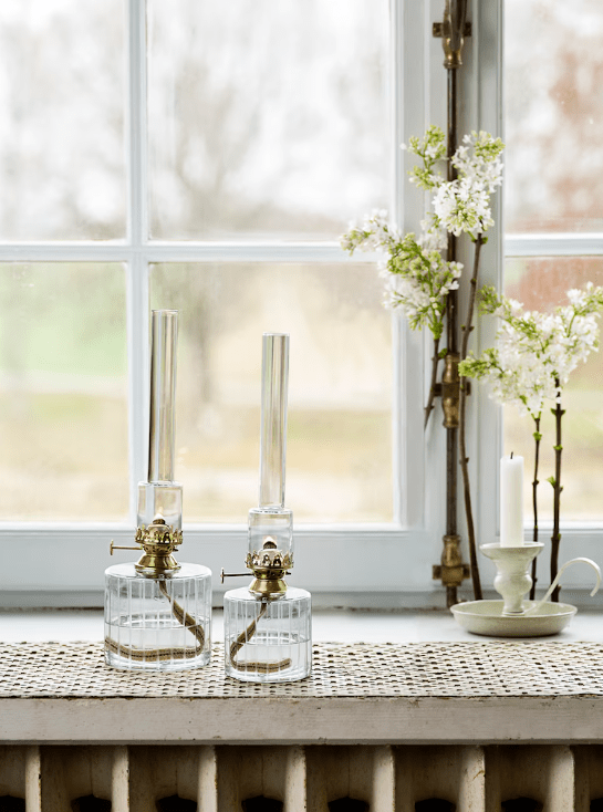 Kerosene Lamp Straight Big Transparente De Strömshaga - Hermosa l&aacute;mpara de queroseno de vidrio con rayas grabadas y quemador de lat&oacute;n.