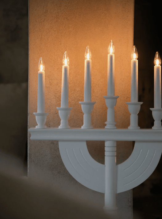 Torpa Blanco De Markslöjd - El candelabro queda estupendo en la ventana de la cocina o en una mesa auxiliar en Navidad.