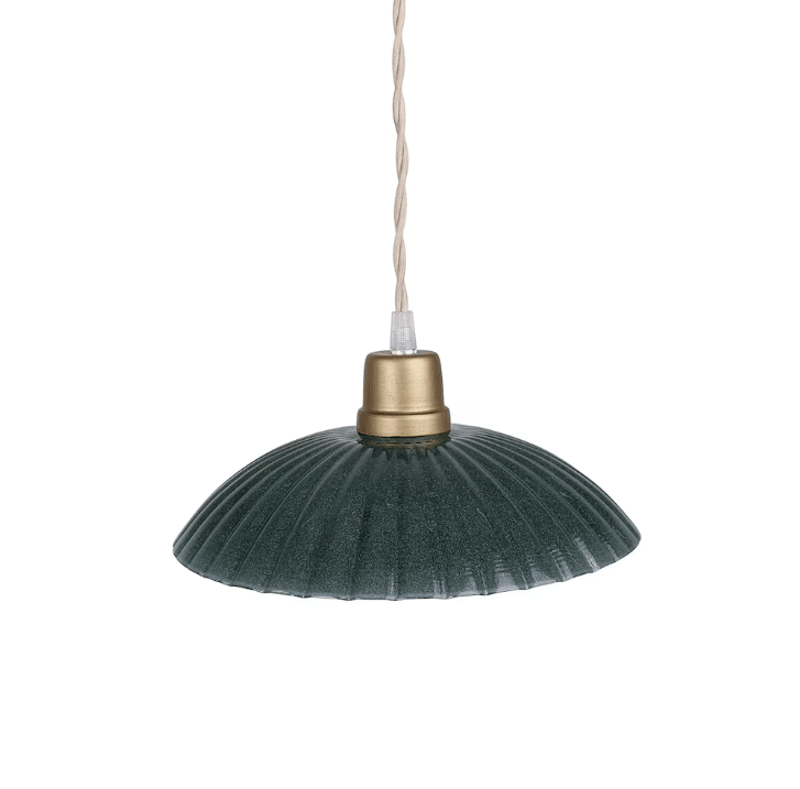 Ingrid Grande Ø24 Verde lámpara de ventana De Strömshaga - Sin disyuntor en el cable ni en el conector corona, elige si quieres conectar un contacto a una pared o a un techo.