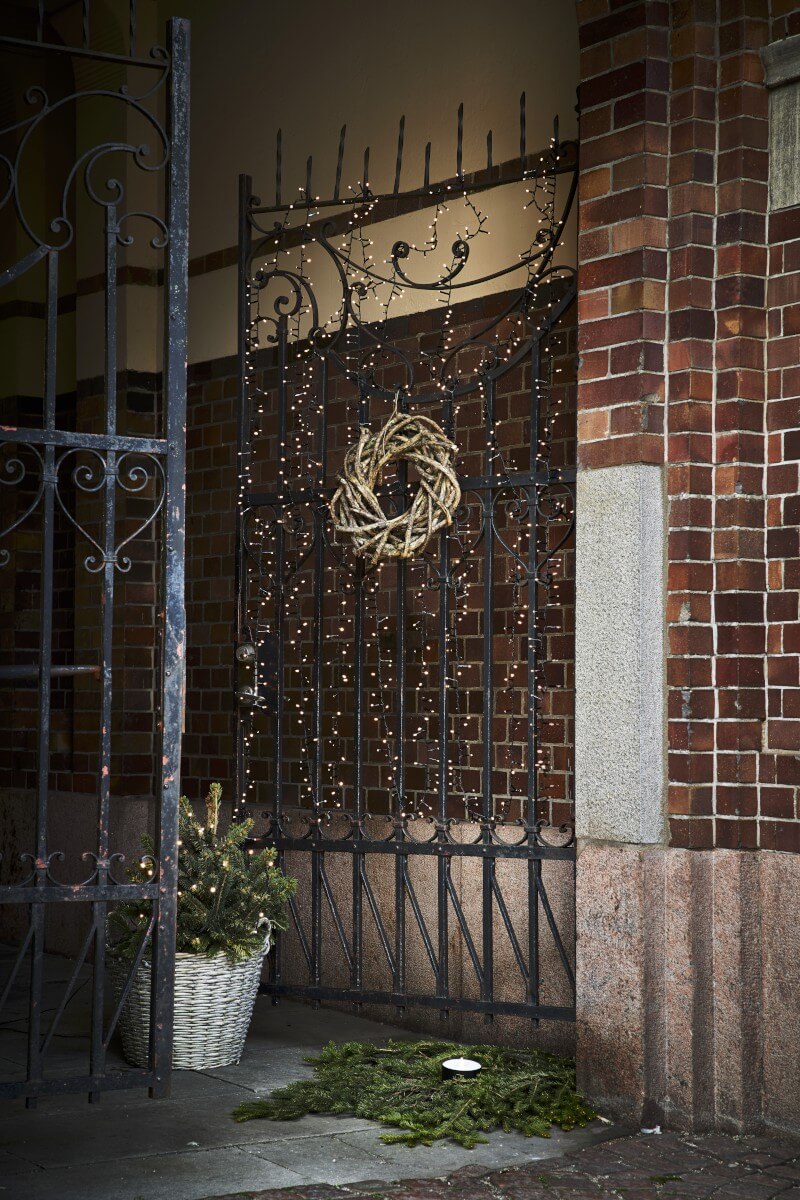 Guirnalda De Luces Crispy Ice White 16m Negro De Star Trading - Cadena de luces con 800 luces LED con una luz preciosa y ligeramente m&aacute;s fr&iacute;a.