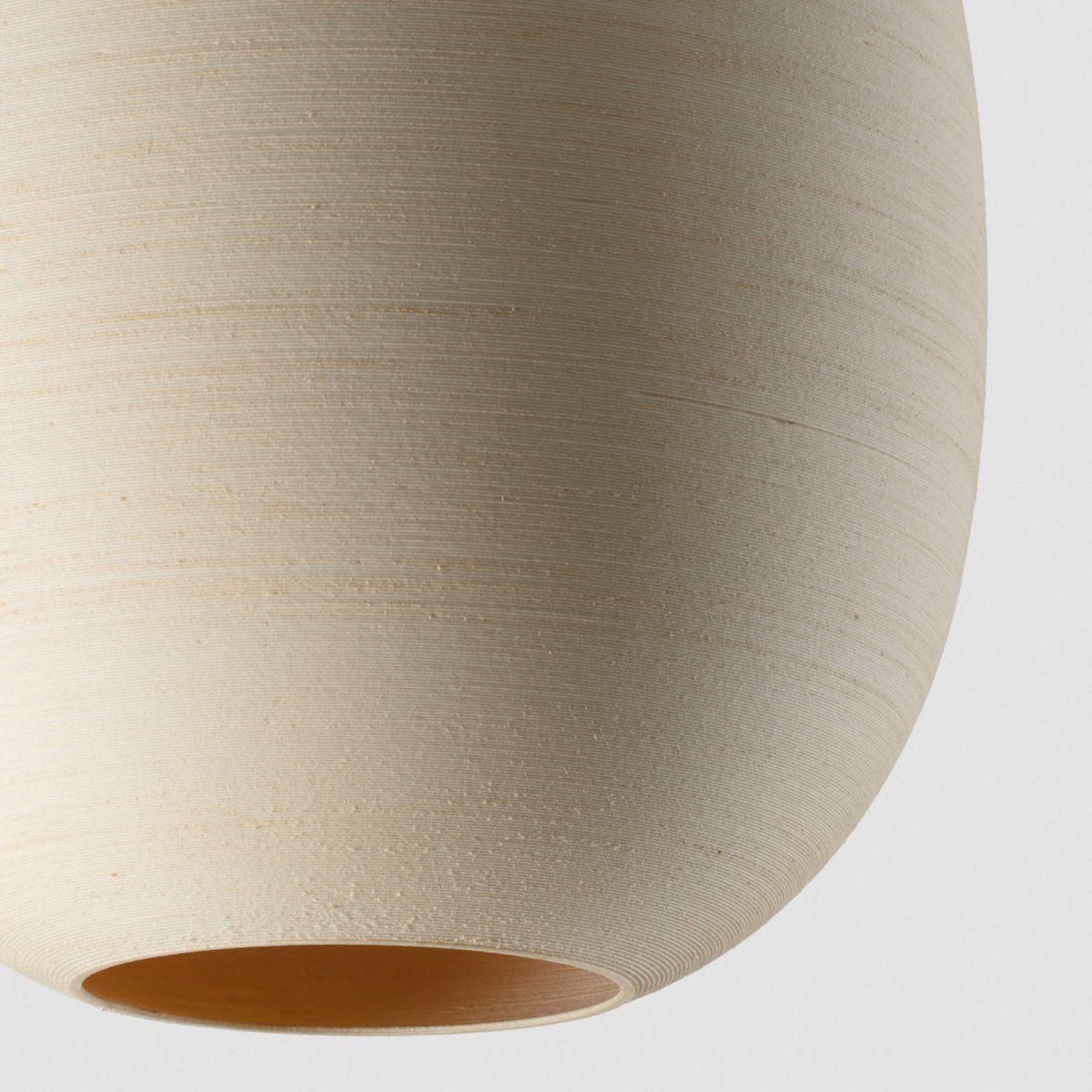 Tierra Ø47 Beige Lámpas de techo De Faro Barcelona - &Uacute;sala individualmente o comb&iacute;nala con otros modelos de la colecci&oacute;n Tierra para crear vibrantes instalaciones de iluminaci&oacute;n con presencia y elegancia natural.