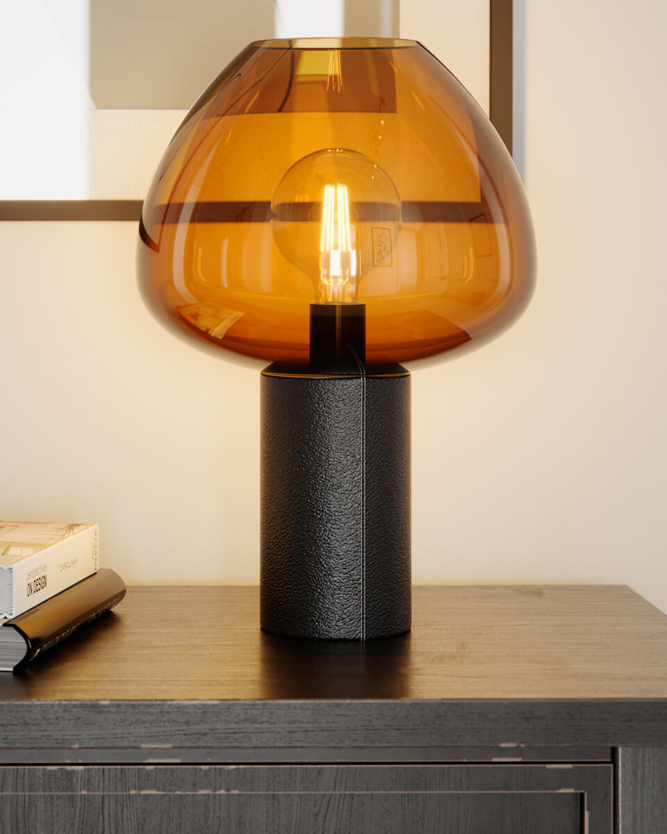 Cozy 42cm brandy lámpara de mesa De By Rydéns - La pantalla est&aacute; formada por una gran c&uacute;pula de cristal que proporciona a la fuente de luz una luz agradable.