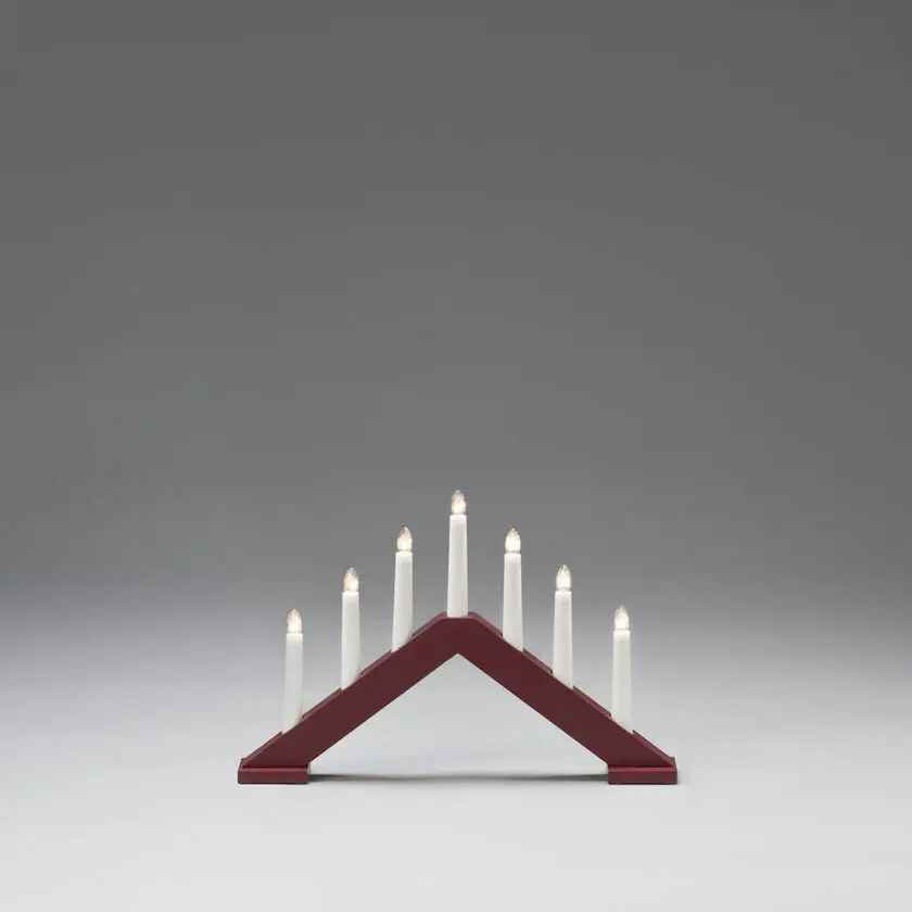 Candelabra 7 Lights Rojo oscuro mate De Konstsmide - Dale a tu hogar un ambiente navide&ntilde;o atemporal y con estilo con este elegante portavelas de Adviento de madera.