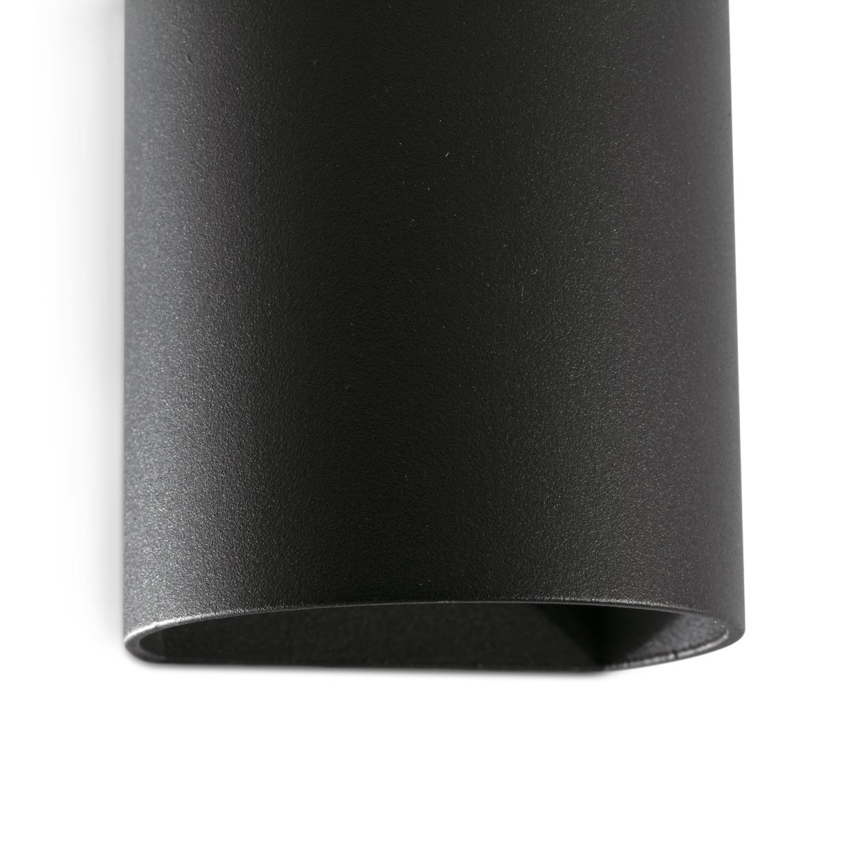 Sole 10cm Negro lámpara de pared De Faro Barcelona - Disponible en dos tama&ntilde;os y con distribuci&oacute;n de luz unilateral o bilateral, es ideal para pasillos, escaleras y espacios reducidos.