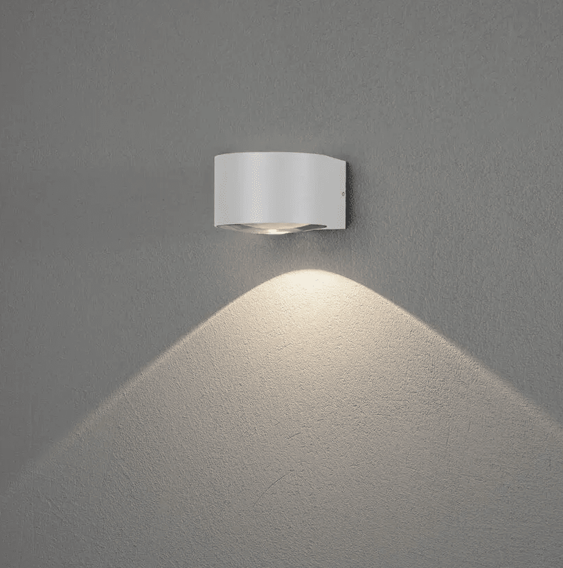 Gela 10cm Blanco lámpara de exterior De Konstsmide - La lámpara proporciona una buena luz hacia abajo en un ángulo de 100°.