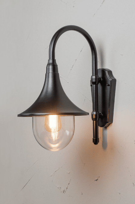 Kartano Trumpet Negro lámpara de exterior De Airam - Dado que la fuente de luz es claramente visible dentro de la l&aacute;mpara, la elecci&oacute;n de la fuente de luz (no incluida) es muy importante para el estado de &aacute;nimo y el efecto de la iluminaci&oacute;n.