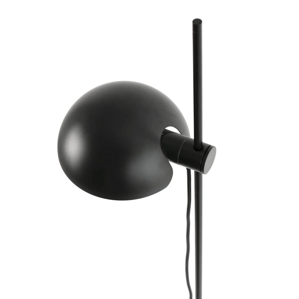 Matilda Negro lámpara de pie De Faro Barcelona - Matilda es una l&aacute;mpara de pie negra con un dise&ntilde;o geom&eacute;trico y elegante que se integra en cualquier interior.