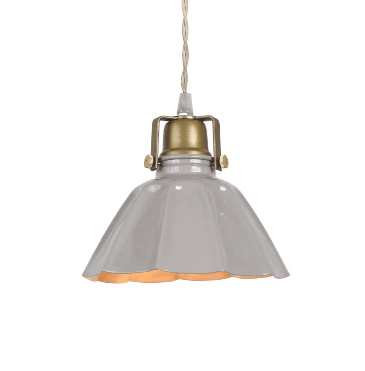 Margareta Ø18 Beige lámpara de ventana De Strömshaga - La lámpara no tiene conexión a la pared ni al techo, por lo que puedes decidir a qué quieres conectarla.