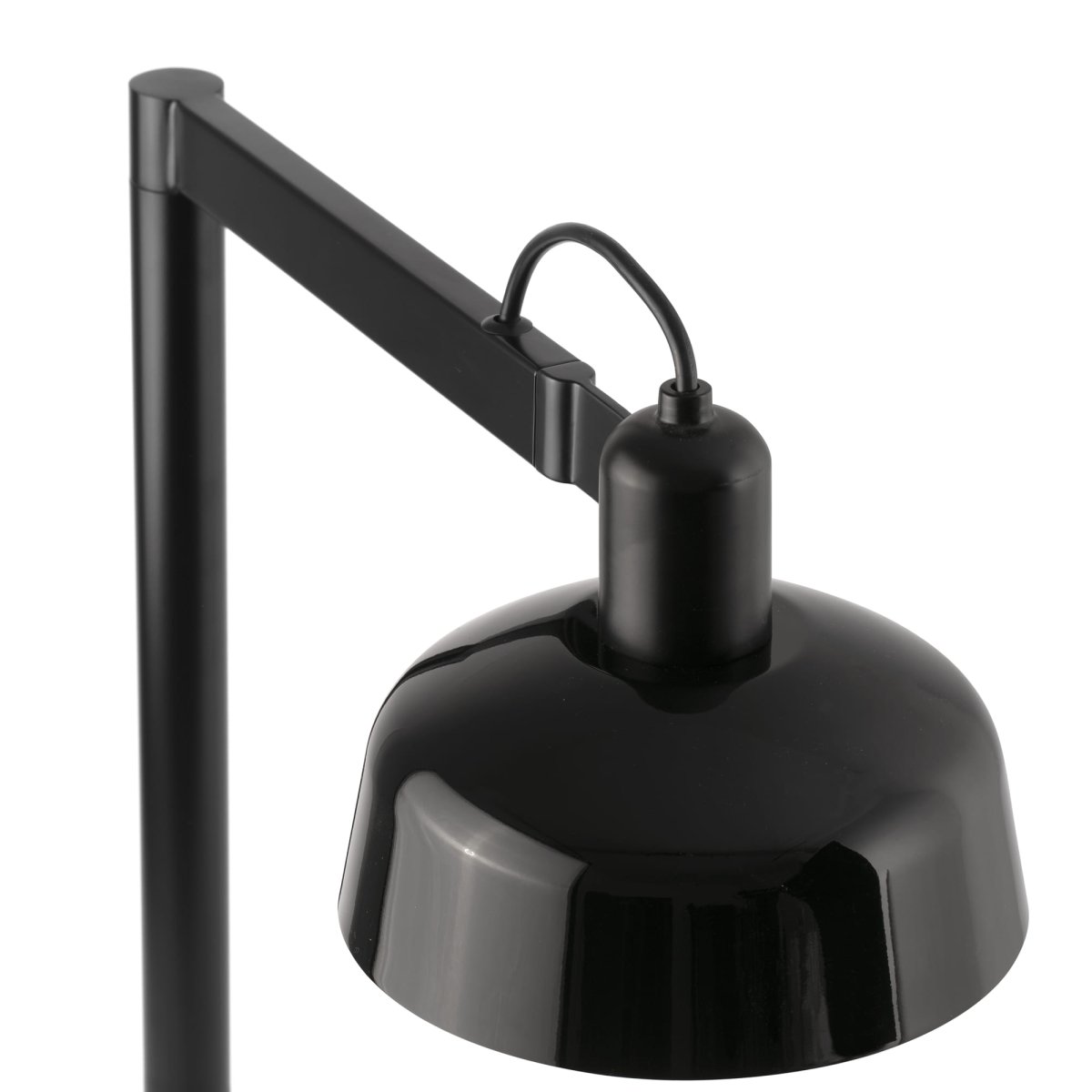 Tatawin 58cm Negro lámpara de escritorio De Faro Barcelona - Tatawin es una l&aacute;mpara de mesa con estructura negra y pantalla met&aacute;lica negra que proporciona una luz direccional y focalizada.