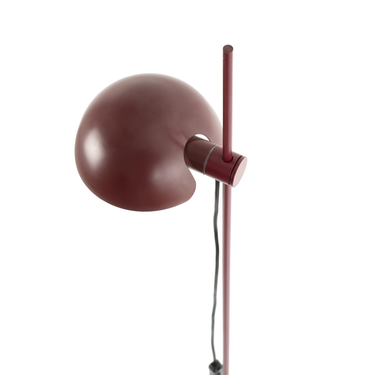 Matilda borgoña lámpara de pie De Faro Barcelona - Matilda es una l&aacute;mpara de pie color burdeos con un elegante dise&ntilde;o geom&eacute;trico que se integra en cualquier interior.