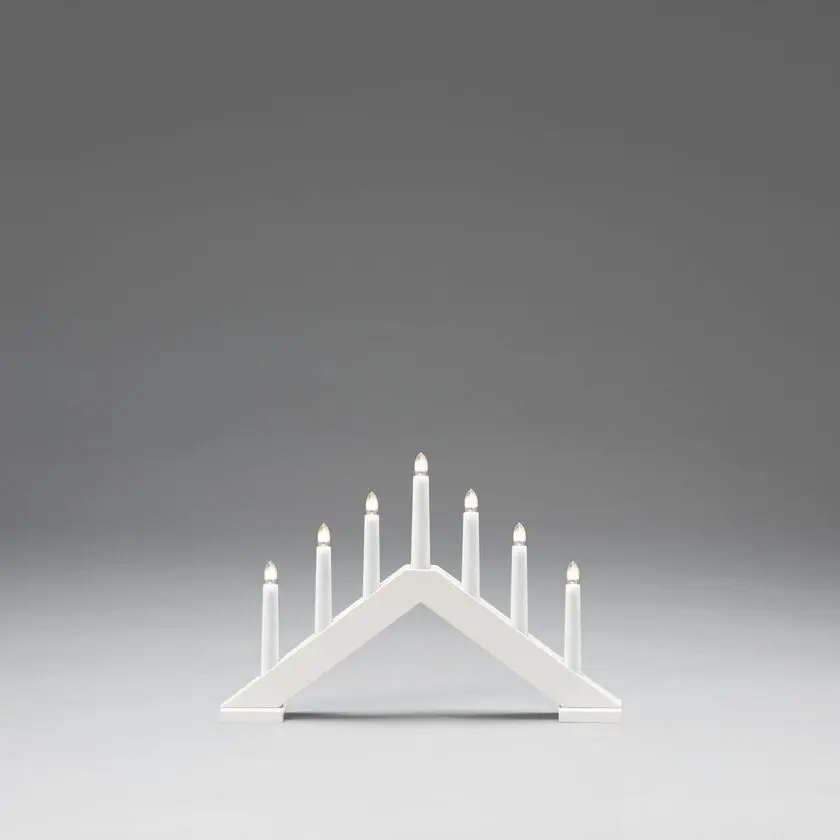 Candelabra 7 Lights Blanco De Konstsmide - Dale a tu hogar un ambiente navide&ntilde;o atemporal y con estilo con este elegante candelabro de Adviento fabricado en madera lacada en blanco.