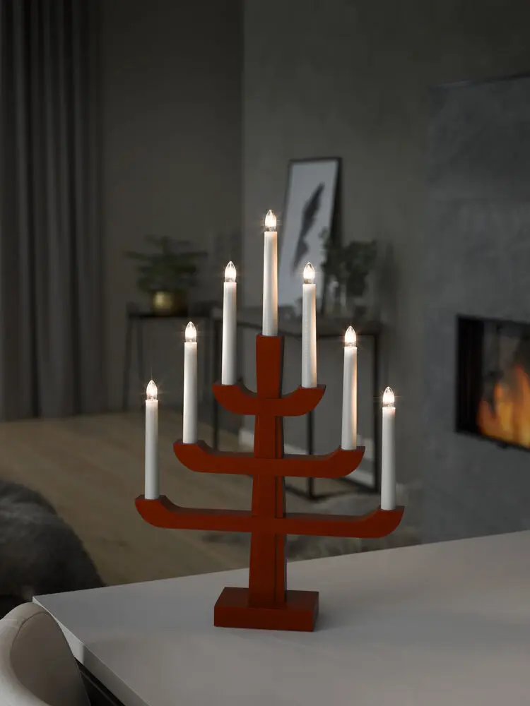 Candelabra 7 Lights ROJO De Konstsmide - Viene con un cable blanco de 1,7 m, interruptor de encendido y enchufe.
